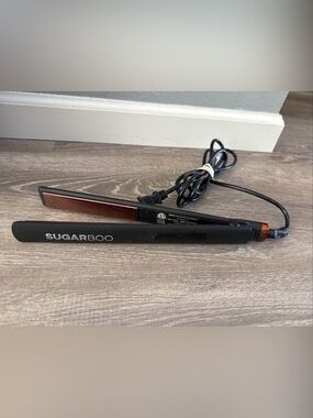 Sugarboo Extra Long Titanium Flat Iron with Digital Temperature.